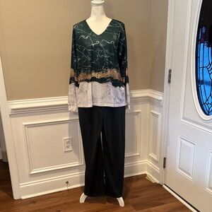 Chic Green and Gold Women's Pantsuit